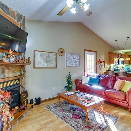 Burnside Resort Cabin With Hot Tub And Outdoor Spots! 외부 사진