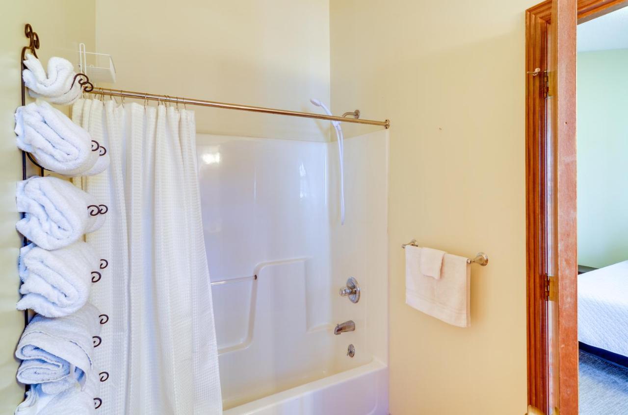 Burnside Resort Cabin With Hot Tub And Outdoor Spots! 외부 사진