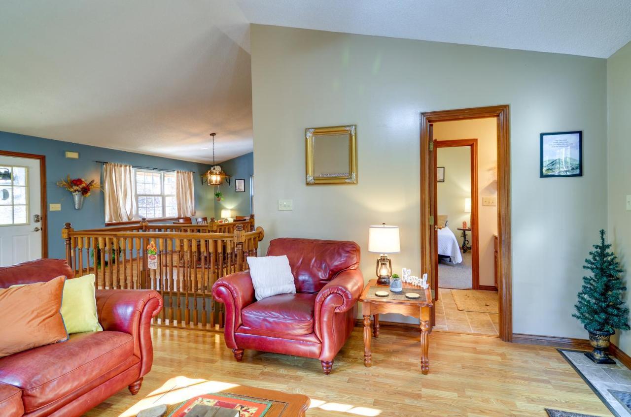 Burnside Resort Cabin With Hot Tub And Outdoor Spots! 외부 사진