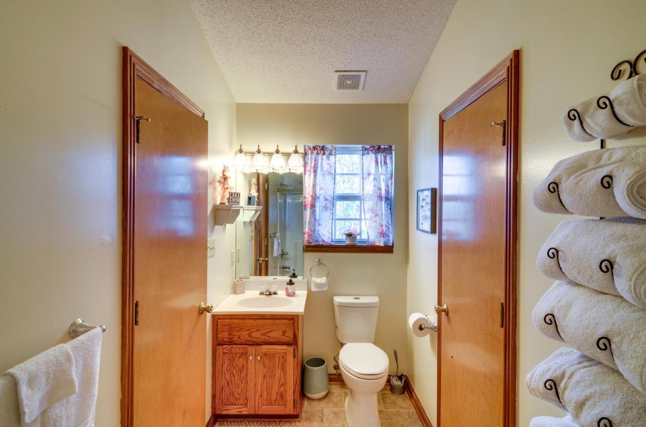 Burnside Resort Cabin With Hot Tub And Outdoor Spots! 외부 사진